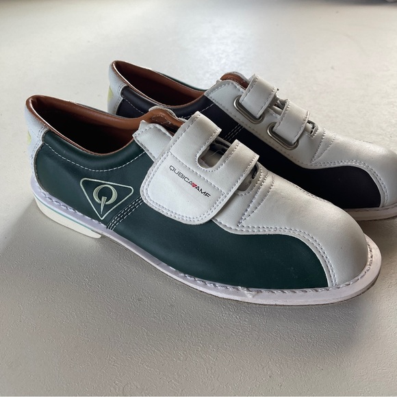 qubica Other - Qubica White and Green Velcro Bowling Shoes in size 9.5 NWOT